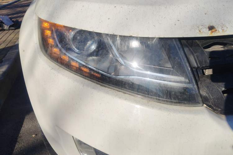 Used Land X7 2015 2.0T Panoramic Prestige Edition Right Front Headlight