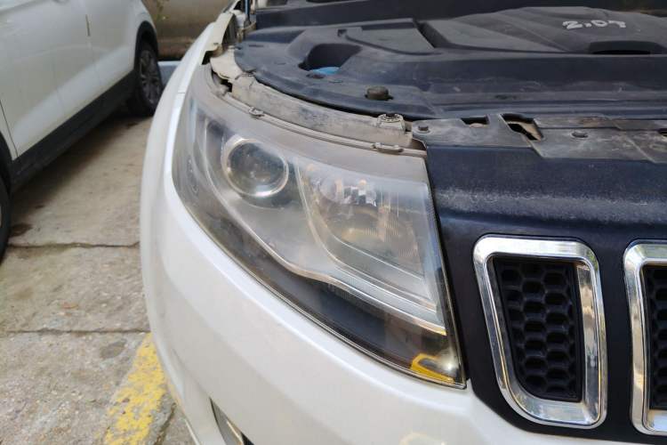 Used Land X7 2015 2.0T Panoramic Prestige Edition Right Front Headlight