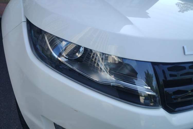 Used Land X7 2015 2.0T Panoramic Prestige Edition Right Front Headlight