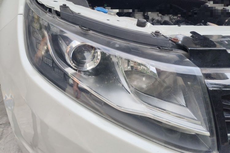 Used Land X7 2015 2.0T Panoramic Flagship Edition Right Front Headlight