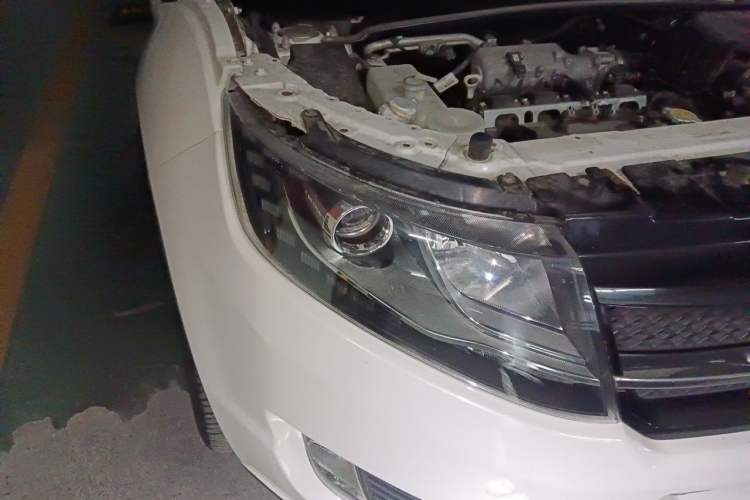 Used Land X7 2015 2.0T Panoramic Prestige Edition Right Front Headlight