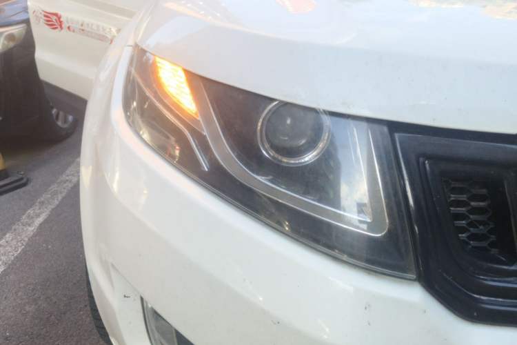 Used Land X7 2015 2.0T Panoramic Prestige Edition Right Front Headlight