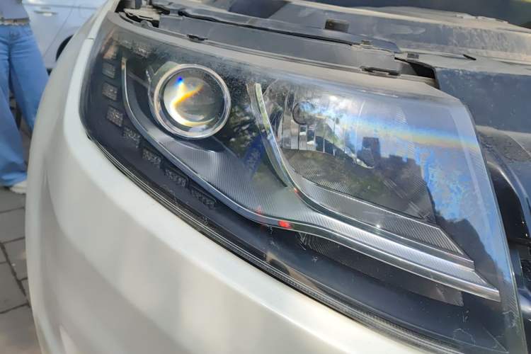 Used Land X7 2015 2.0T Panoramic Prestige Edition Right Front Headlight