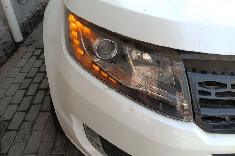 Used Land X7 2015 2.0T Panoramic Prestige Edition Right Front Headlight