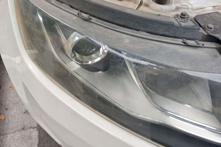 Used Land X7 2015 2.0T Panoramic Prestige Edition Right Front Headlight