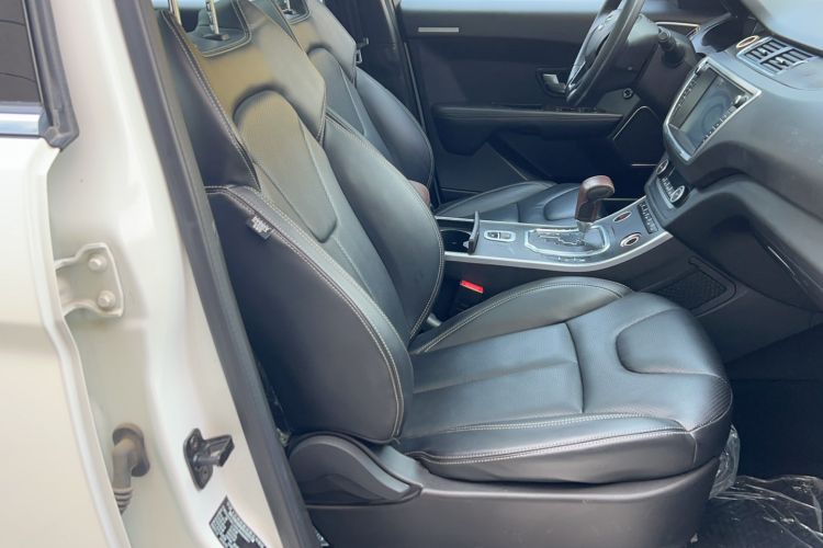 Used Land X7 2015 2.0T Panoramic Prestige Edition Right Front Seat