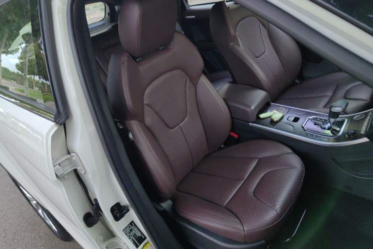 Used Land X7 2015 2.0T Panoramic Prestige Edition Right Front Seat