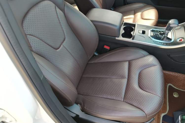 Used Land X7 2015 2.0T Panoramic Prestige Edition Right Front Seat