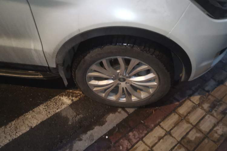 Used Land X7 2015 2.0T Panoramic Prestige Edition Right Front Wheel Hub