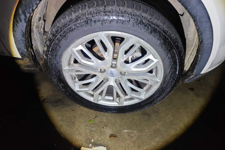 Used Land X7 2015 2.0T Panoramic Flagship Edition Right Front Wheel Hub