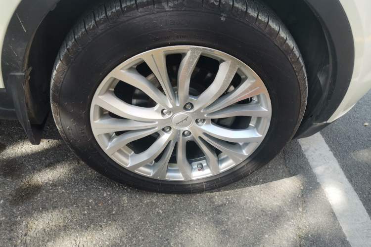 Used Land X7 2015 2.0T Panoramic Prestige Edition Right Front Wheel Hub