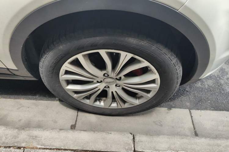 Used Land X7 2015 2.0T Panoramic Flagship Edition Right Front Wheel Hub