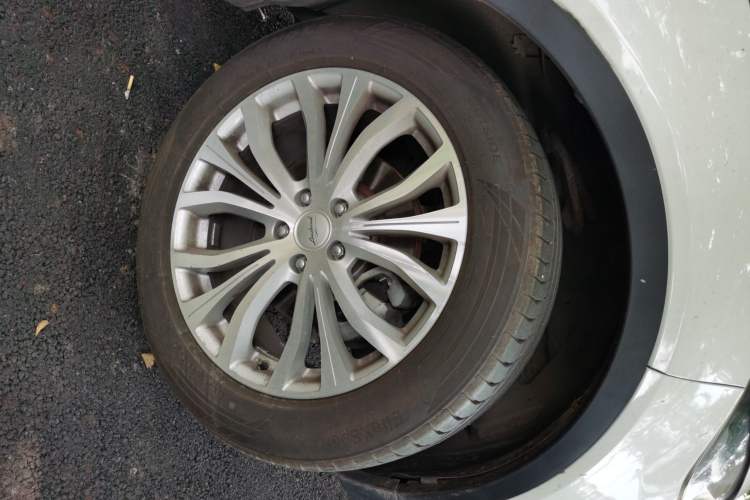 Used Land X7 2015 2.0T Panoramic Prestige Edition Right Front Wheel Hub