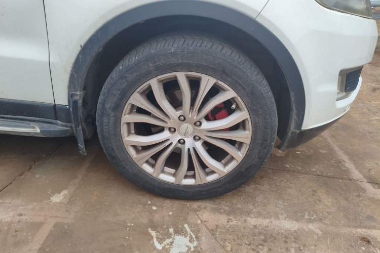 Used Land X7 2015 2.0T Panoramic Flagship Edition Right Front Wheel Hub