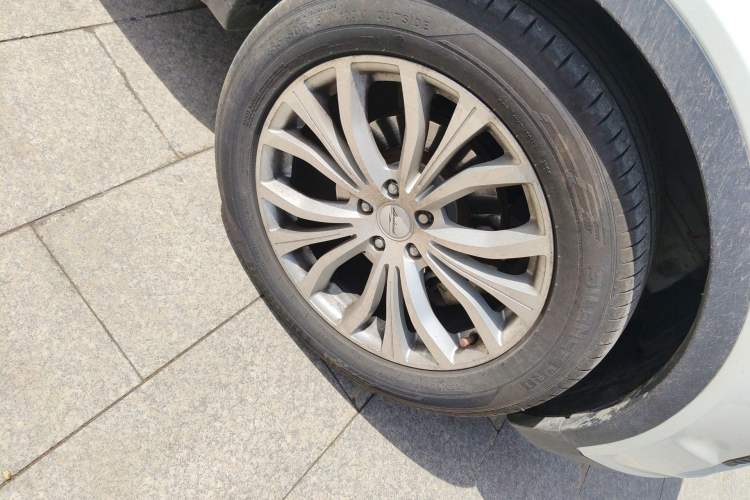 Used Land X7 2015 2.0T Panoramic Prestige Edition Right Front Wheel Hub