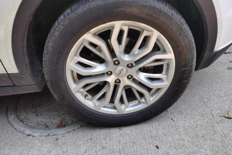 Used Land X7 2015 2.0T Panoramic Prestige Edition Right Front Wheel Hub