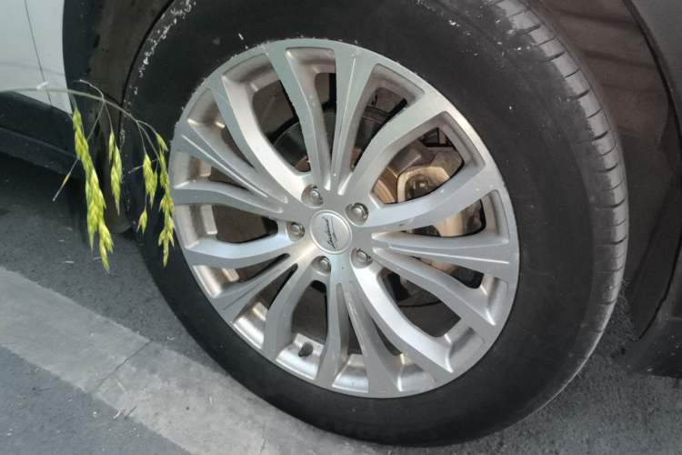 Used Land X7 2015 2.0T Panoramic Prestige Edition Right Front Wheel Hub