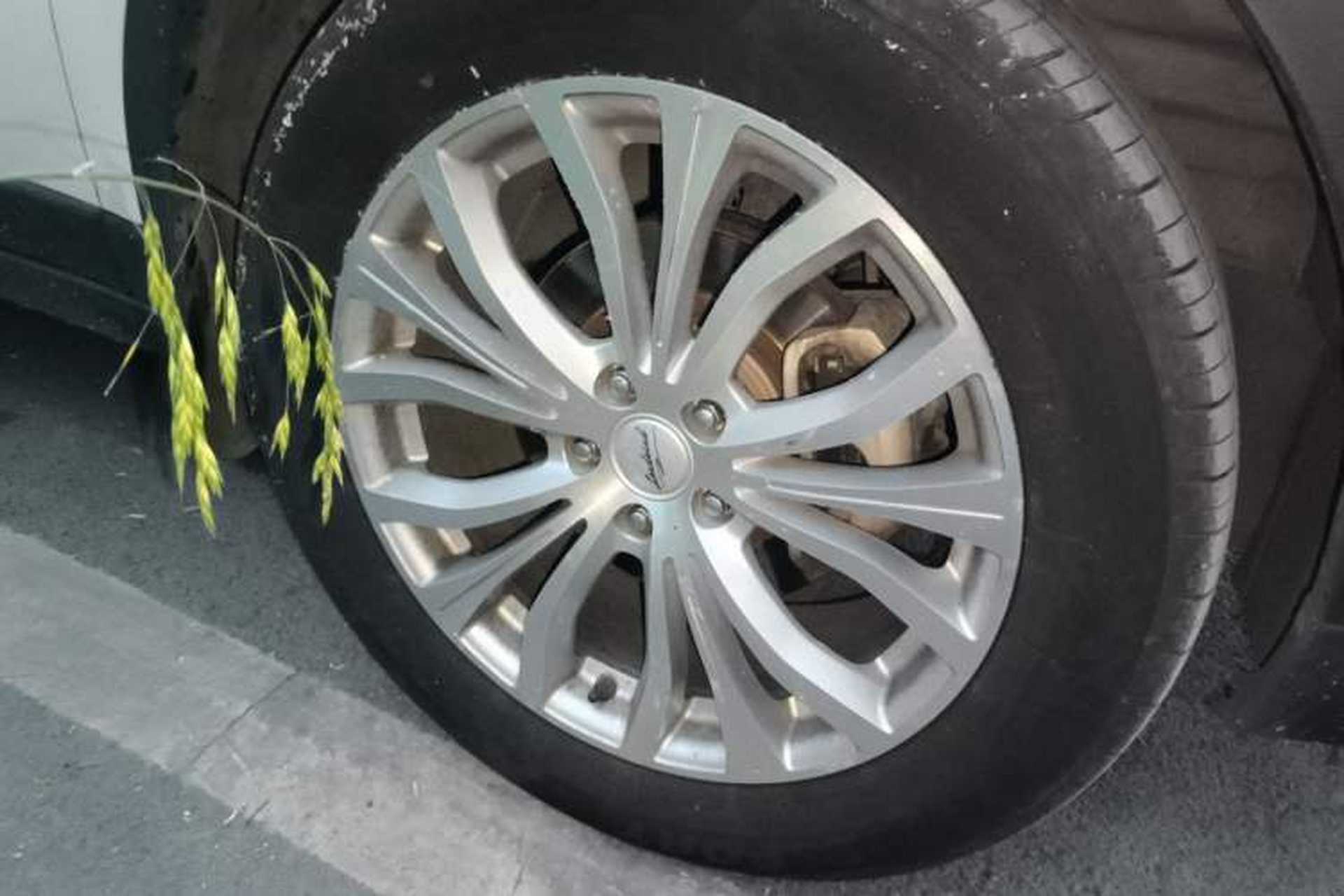 Used Land X7 2015 2.0T Panoramic Prestige Edition Right Front Wheel Hub