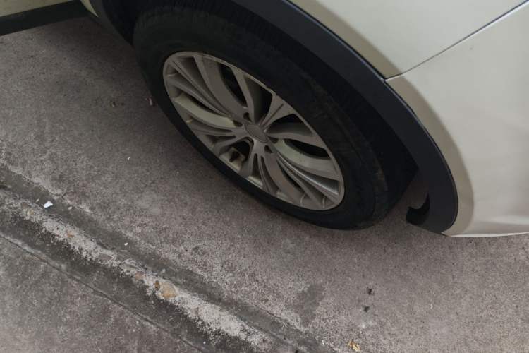 Used Land X7 2015 2.0T Panoramic Prestige Edition Right Front Wheel Hub