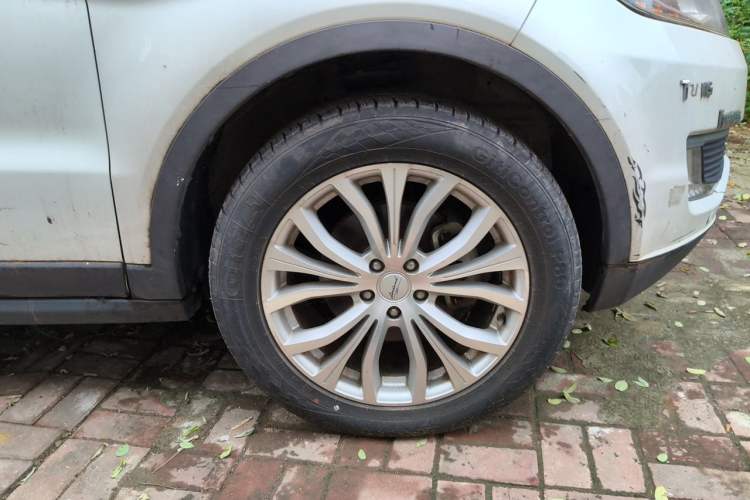 Used Land X7 2015 2.0T Panoramic Prestige Edition Right Front Wheel Hub
