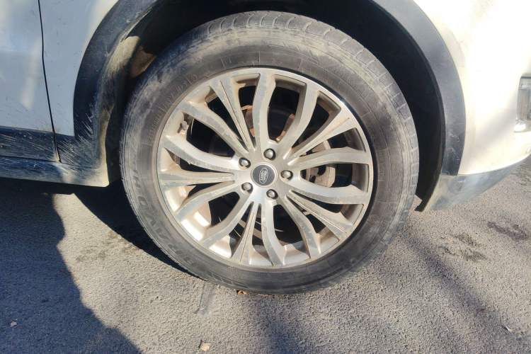 Used Land X7 2015 2.0T Panoramic Prestige Edition Right Front Wheel Hub