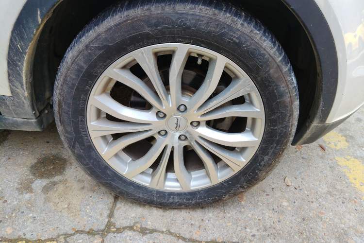 Used Land X7 2015 2.0T Panoramic Prestige Edition Right Front Wheel Hub
