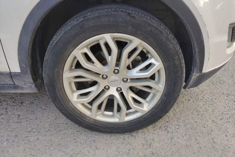 Used Land X7 2015 2.0T Panoramic Prestige Edition Right Front Wheel Hub