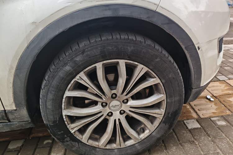Used Land X7 2015 2.0T Panoramic Prestige Edition Right Front Wheel Hub