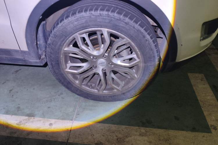 Used Land X7 2015 2.0T Panoramic Prestige Edition Right Front Wheel Hub