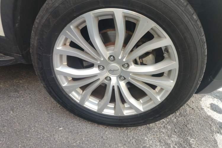 Used Land X7 2015 2.0T Panoramic Prestige Edition Right Front Wheel Hub