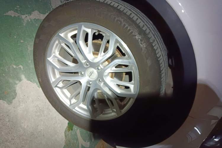 Used Land X7 2015 2.0T Panoramic Prestige Edition Right Front Wheel Hub