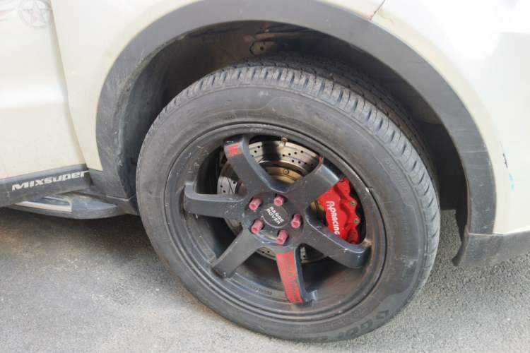 Used Land X7 2015 2.0T Panoramic Prestige Edition Right Front Wheel Hub