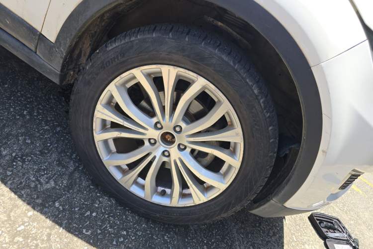 Used Land X7 2015 2.0T Panoramic Luxury Edition Right Front Wheel Hub