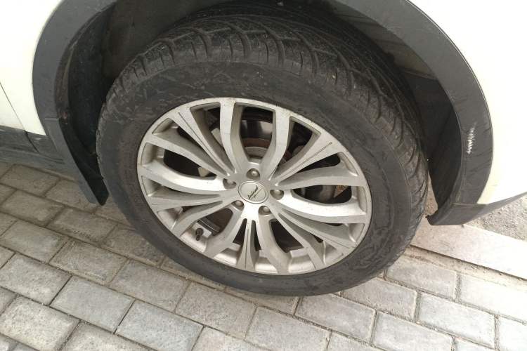 Used Land X7 2015 2.0T Panoramic Prestige Edition Right Front Wheel Hub