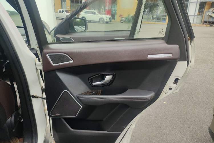 Used Land X7 2015 2.0T Panoramic Prestige Edition Right Rear Door Interior