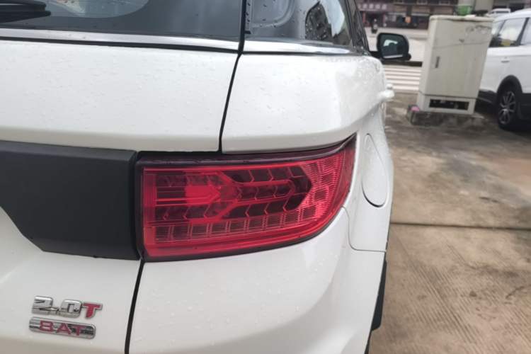 Used Land X7 2015 2.0T Panoramic Prestige Edition Right Rear Taillight