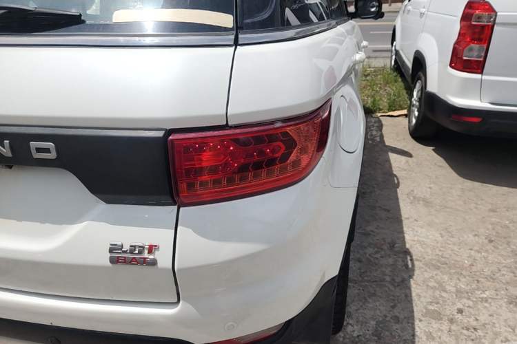 Used Land X7 2015 2.0T Panoramic Prestige Edition Right Rear Taillight