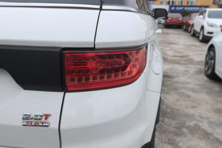 Used Land X7 2015 2.0T Panoramic Prestige Edition Right Rear Taillight