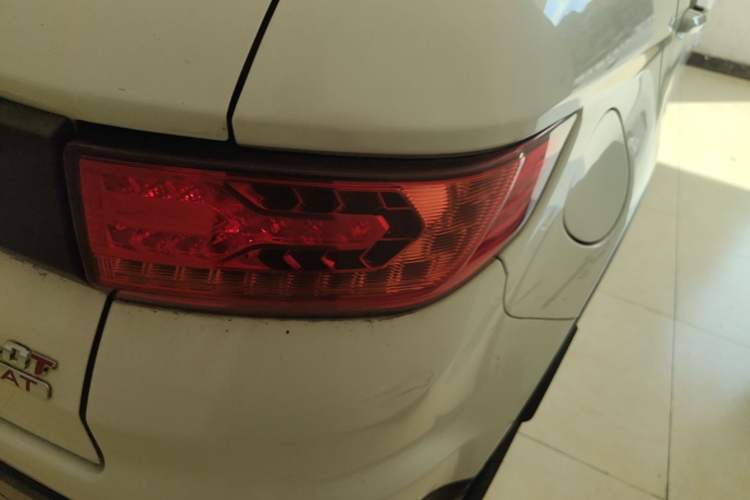 Used Land X7 2015 2.0T Panoramic Prestige Edition Right Rear Taillight