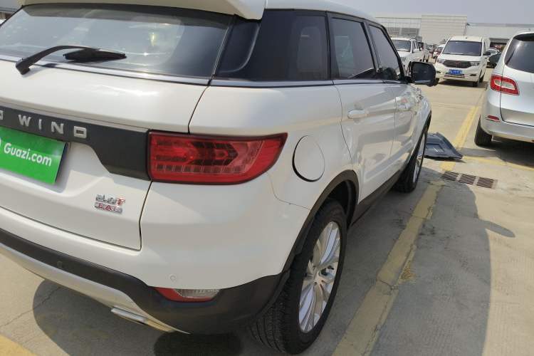 Used Land X7 2015 2.0T Panoramic Prestige Edition Right Rear Taillight