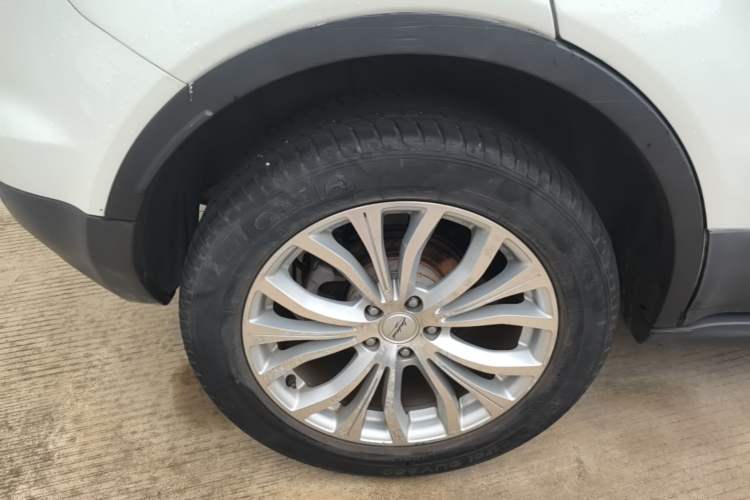 Used Land X7 2015 2.0T Panoramic Prestige Edition Right Rear Wheel Hub