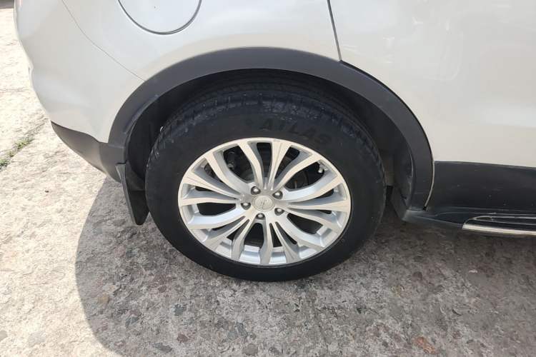 Used Land X7 2015 2.0T Panoramic Prestige Edition Right Rear Wheel Hub