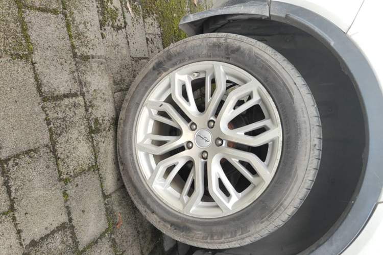 Used Land X7 2015 2.0T Panoramic Prestige Edition Right Rear Wheel Hub