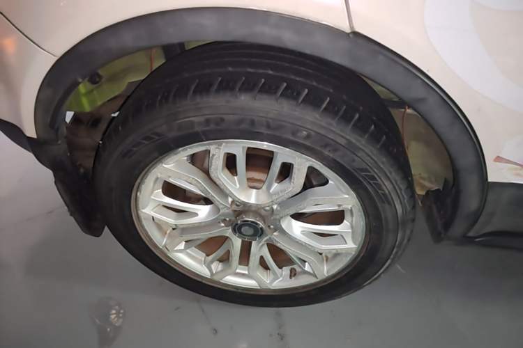 Used Land X7 2015 2.0T Panoramic Prestige Edition Right Rear Wheel Hub