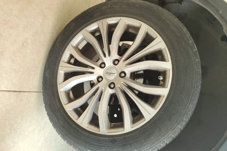 Used Land X7 2015 2.0T Panoramic Prestige Edition Right Rear Wheel Hub
