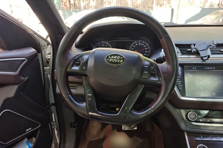 Used Land X7 2015 2.0T Panoramic Prestige Edition Steering Wheel