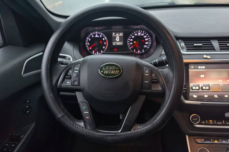 Used Land X7 2015 2.0T Panoramic Prestige Edition Steering Wheel