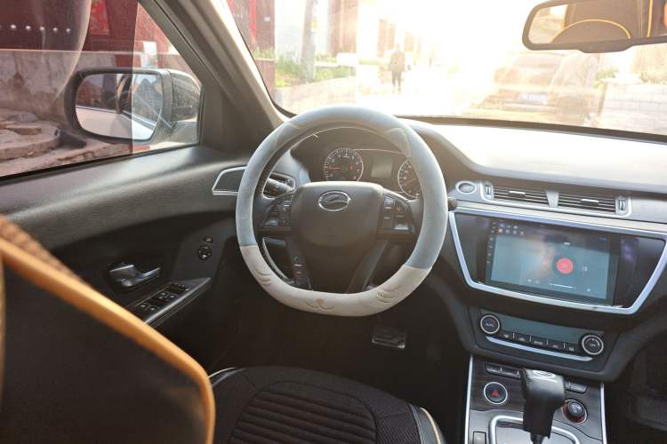 Used Land X7 2015 2.0T Panoramic Prestige Edition Steering Wheel