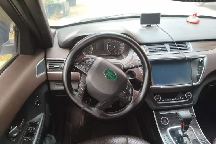 Used Land X7 2015 2.0T Panoramic Prestige Edition Steering Wheel