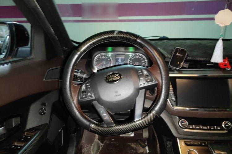 Used Land X7 2015 2.0T Panoramic Prestige Edition Steering Wheel